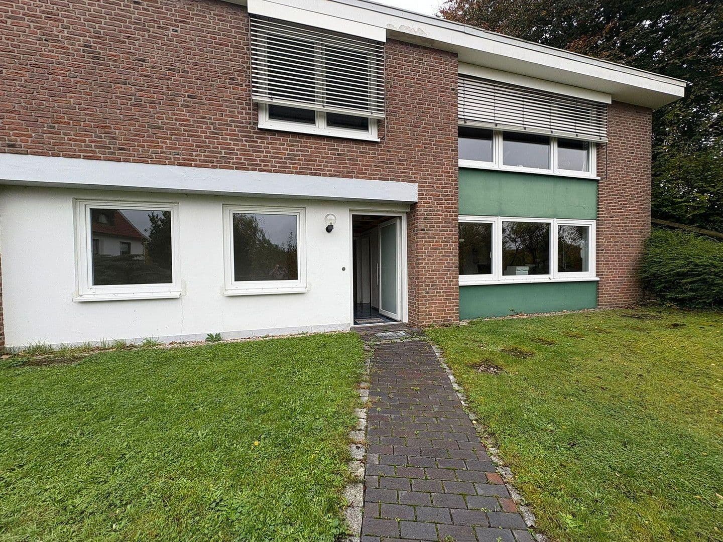 Predaj domu 235 m², pozemek 1.194 m², Obernkirchen, Dolné Sasko Predaj domu 235 m², pozemek 1.194 m², Obernkirchen, Dolné Sasko