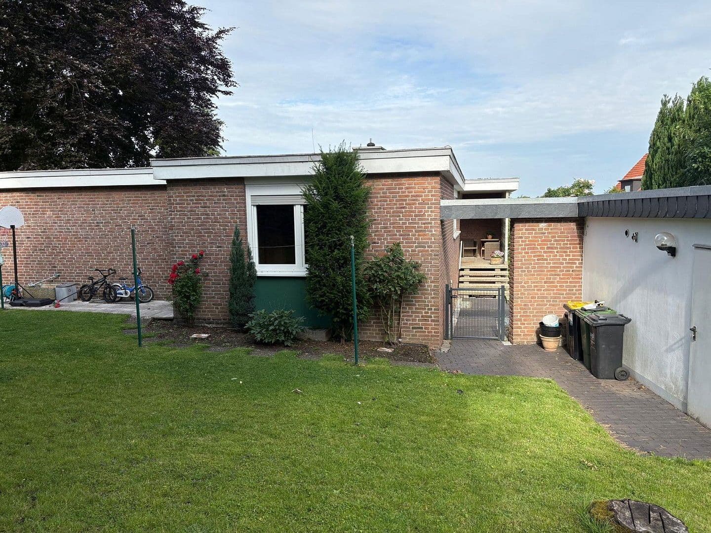 Predaj domu 235 m², pozemek 1.194 m², Obernkirchen, Dolné Sasko Predaj domu 235 m², pozemek 1.194 m², Obernkirchen, Dolné Sasko