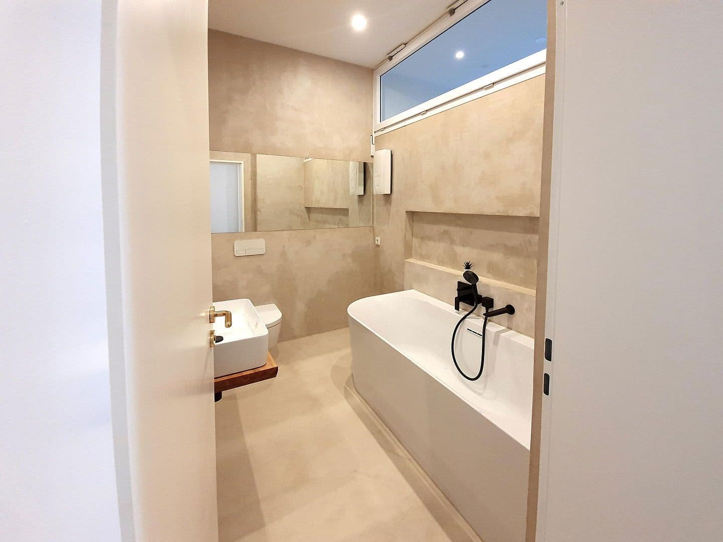 Prenájom bytu 4-izbový 102 m², Herderstraße 5, Berlin, Berlín Prenájom bytu 4-izbový 102 m², Herderstraße 5, Berlin, Berlín