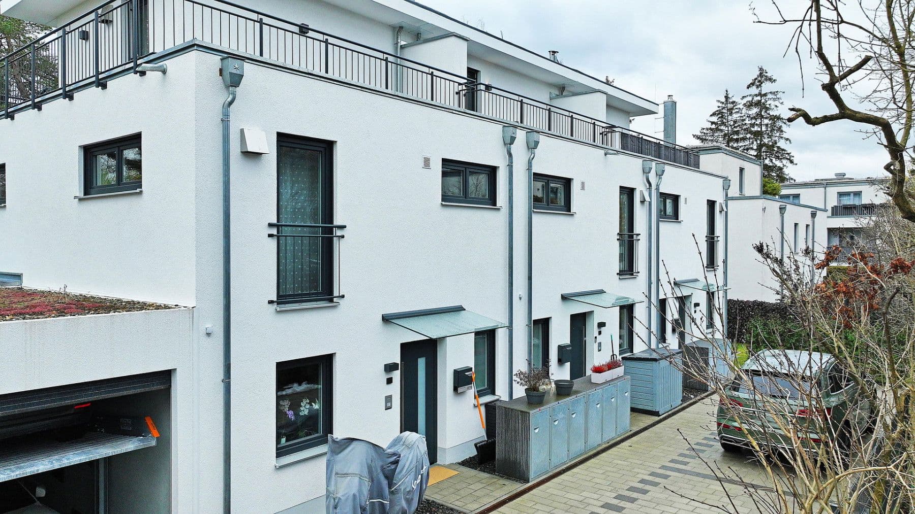 Prenájom domu 145 m², pozemek 216 m², Von-Kahr-Straße 27e, München, Bavorsko Prenájom domu 145 m², pozemek 216 m², Von-Kahr-Straße 27e, München, Bavorsko