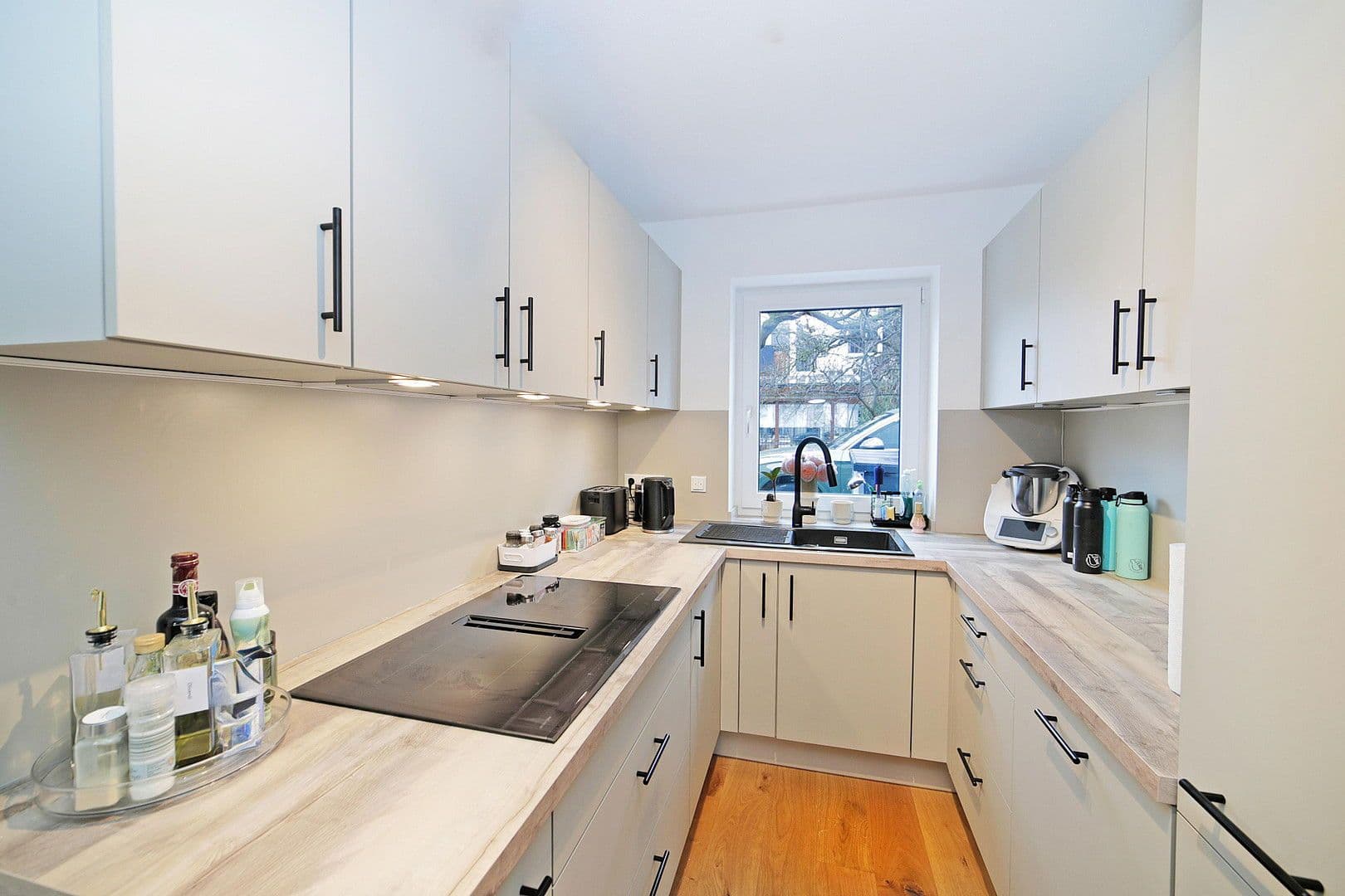 Prenájom domu 145 m², pozemek 216 m², Von-Kahr-Straße 27e, München, Bavorsko Prenájom domu 145 m², pozemek 216 m², Von-Kahr-Straße 27e, München, Bavorsko