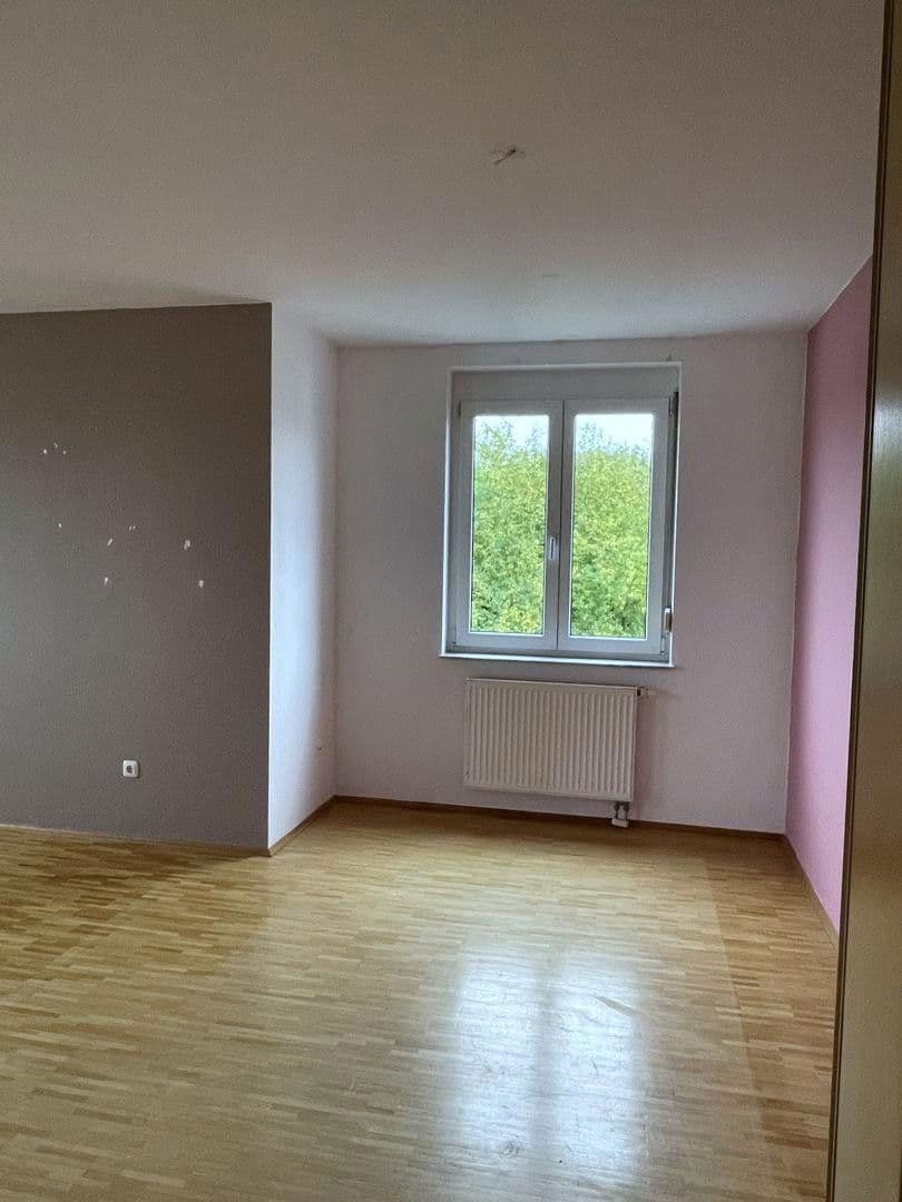 Predaj domu 160 m², pozemek 300 m², Groß-Zimmern, Hesensko Predaj domu 160 m², pozemek 300 m², Groß-Zimmern, Hesensko