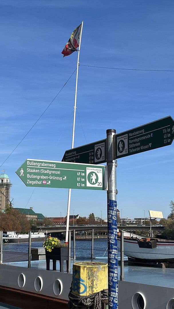 Predaj domu 1.230 m², pozemek 440 m², Berlin, Berlín Predaj domu 1.230 m², pozemek 440 m², Berlin, Berlín