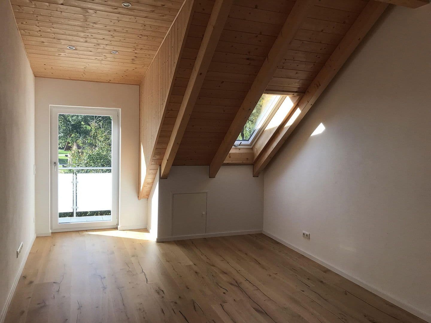 Predaj domu 227 m², pozemek 286 m², Tainger Straße 15f, Pastetten, Bavorsko Predaj domu 227 m², pozemek 286 m², Tainger Straße 15f, Pastetten, Bavorsko