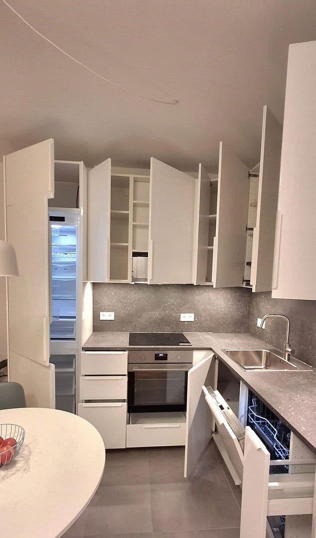 Prenájom bytu 2-izbový 67 m², Ludwig-Landmann-Straße 381, Frankfurt am Main, Hesensko Prenájom bytu 2-izbový 67 m², Ludwig-Landmann-Straße 381, Frankfurt am Main, Hesensko