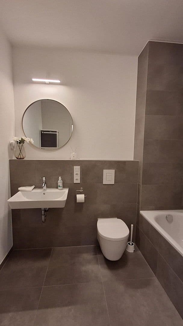 Prenájom bytu 2-izbový 67 m², Ludwig-Landmann-Straße 381, Frankfurt am Main, Hesensko Prenájom bytu 2-izbový 67 m², Ludwig-Landmann-Straße 381, Frankfurt am Main, Hesensko