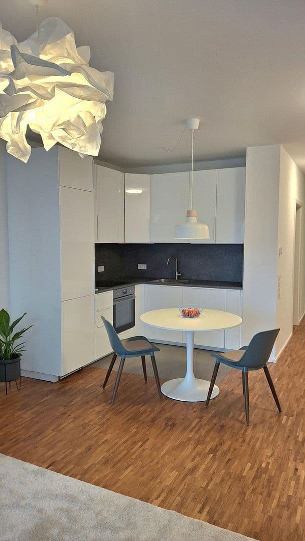 Prenájom bytu 2-izbový 67 m², Ludwig-Landmann-Straße 381, Frankfurt am Main, Hesensko Prenájom bytu 2-izbový 67 m², Ludwig-Landmann-Straße 381, Frankfurt am Main, Hesensko