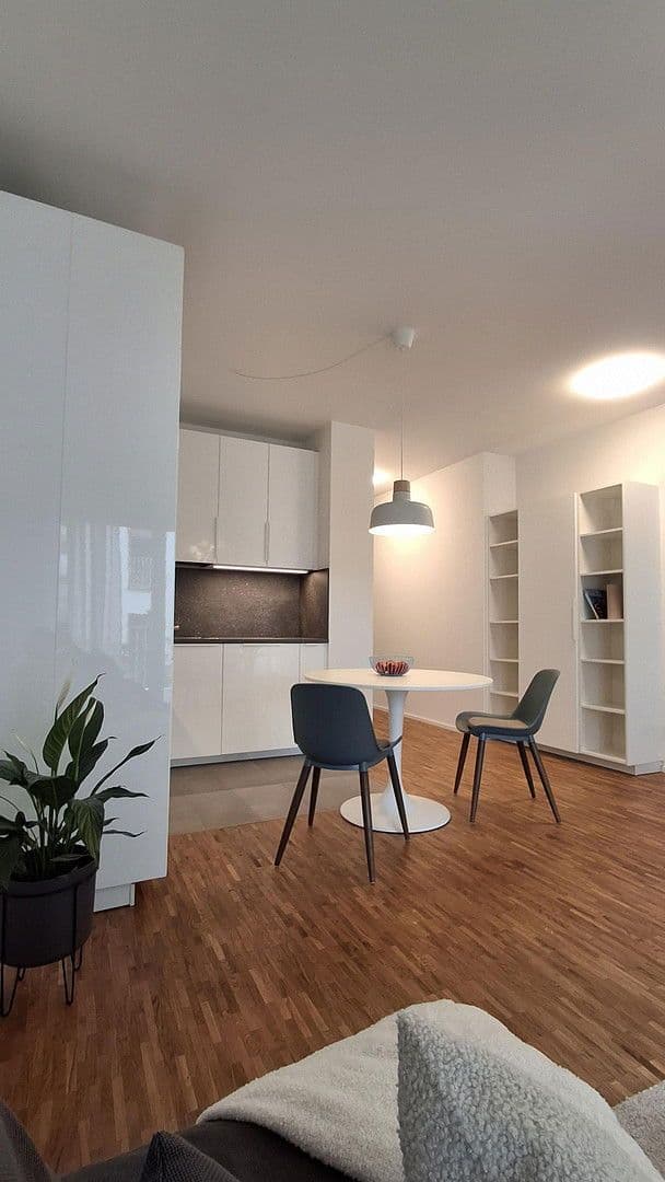 Prenájom bytu 2-izbový 67 m², Ludwig-Landmann-Straße 381, Frankfurt am Main, Hesensko Prenájom bytu 2-izbový 67 m², Ludwig-Landmann-Straße 381, Frankfurt am Main, Hesensko