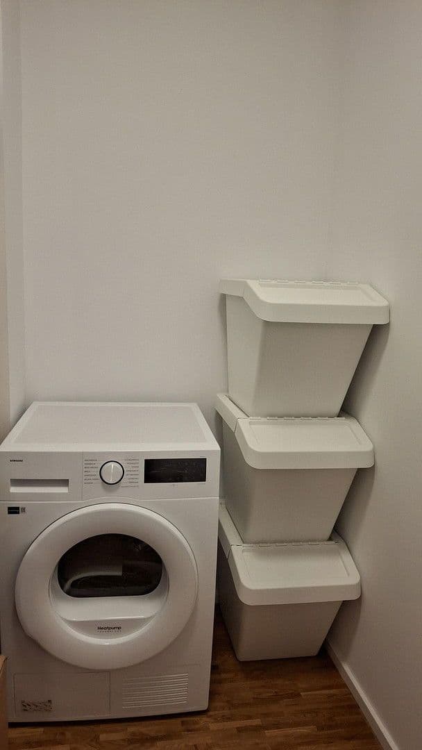 Prenájom bytu 2-izbový 67 m², Ludwig-Landmann-Straße 381, Frankfurt am Main, Hesensko Prenájom bytu 2-izbový 67 m², Ludwig-Landmann-Straße 381, Frankfurt am Main, Hesensko