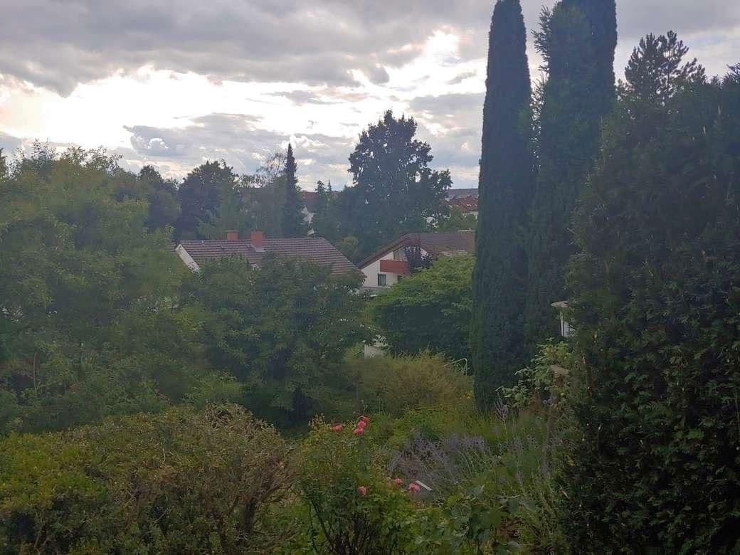 Prenájom bytu 3-izbový 105 m², Im Schießgärtle 17, Stuttgart, Bádensko-Wurttembersko Prenájom bytu 3-izbový 105 m², Im Schießgärtle 17, Stuttgart, Bádensko-Wurttembersko