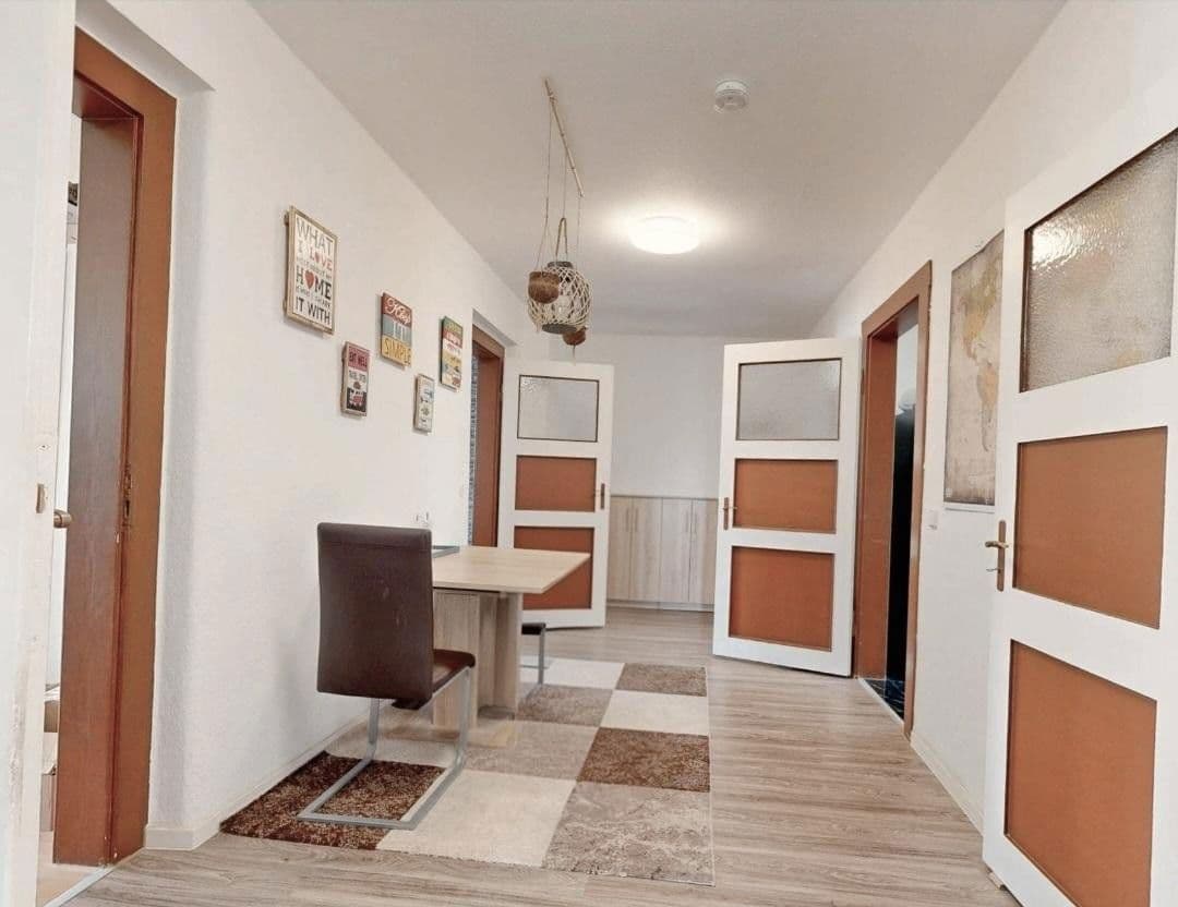 Prenájom bytu 4-izbový 128 m², Georg-Schumann-Straße 31, Leipzig, Sasko Prenájom bytu 4-izbový 128 m², Georg-Schumann-Straße 31, Leipzig, Sasko