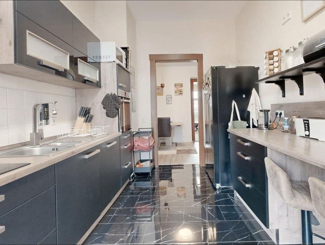 Prenájom bytu 4-izbový 128 m², Georg-Schumann-Straße 31, Leipzig, Sasko Prenájom bytu 4-izbový 128 m², Georg-Schumann-Straße 31, Leipzig, Sasko