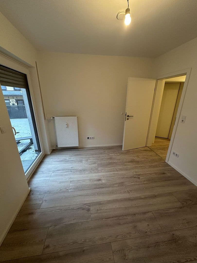 Prenájom bytu 3-izbový 80 m², Seck, Porýnie-Falcko Prenájom bytu 3-izbový 80 m², Seck, Porýnie-Falcko