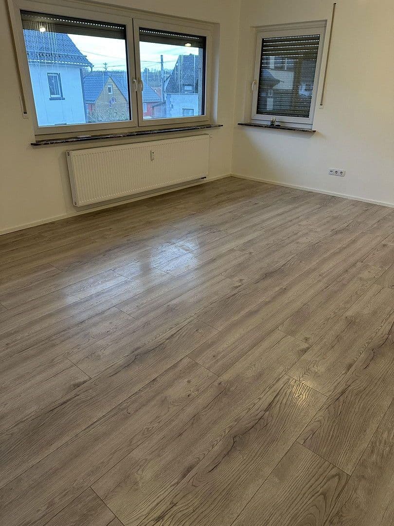Prenájom bytu 3-izbový 80 m², Seck, Porýnie-Falcko Prenájom bytu 3-izbový 80 m², Seck, Porýnie-Falcko