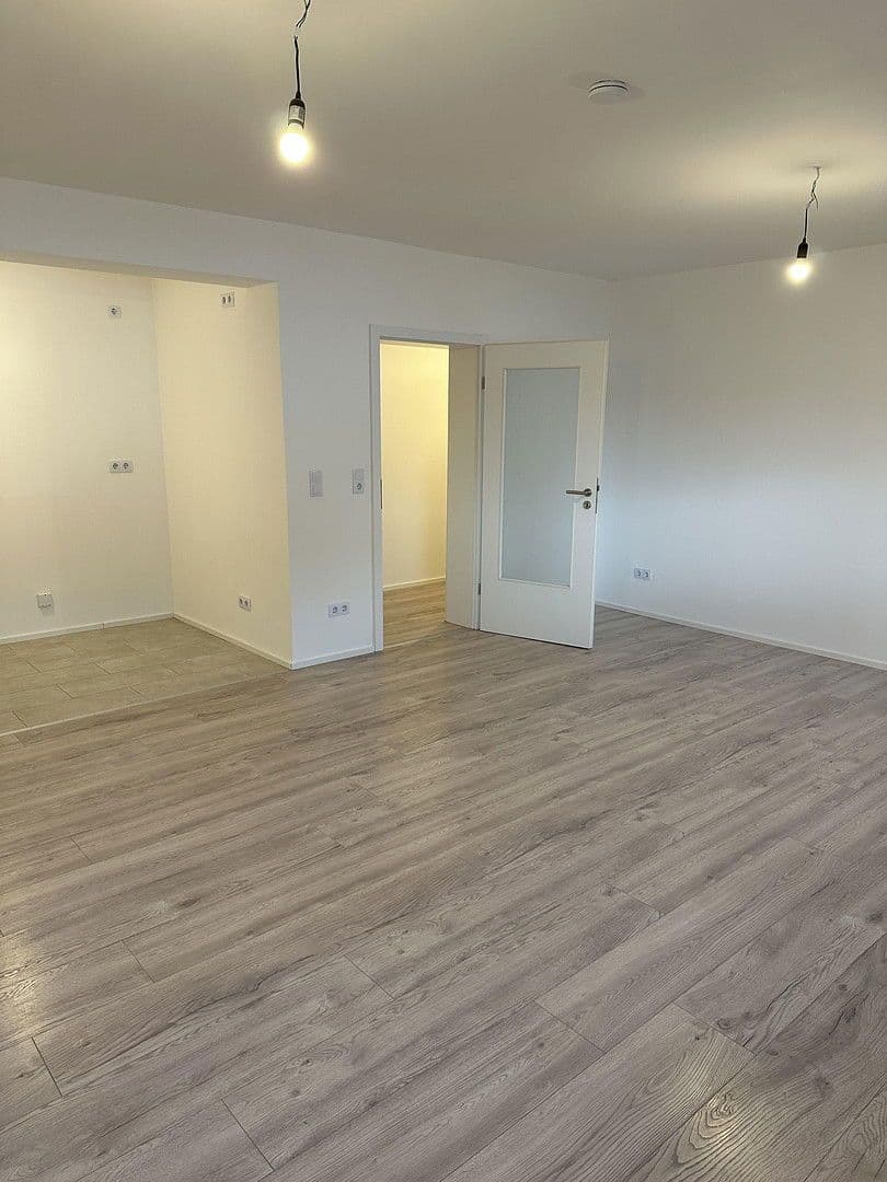 Prenájom bytu 3-izbový 80 m², Seck, Porýnie-Falcko Prenájom bytu 3-izbový 80 m², Seck, Porýnie-Falcko