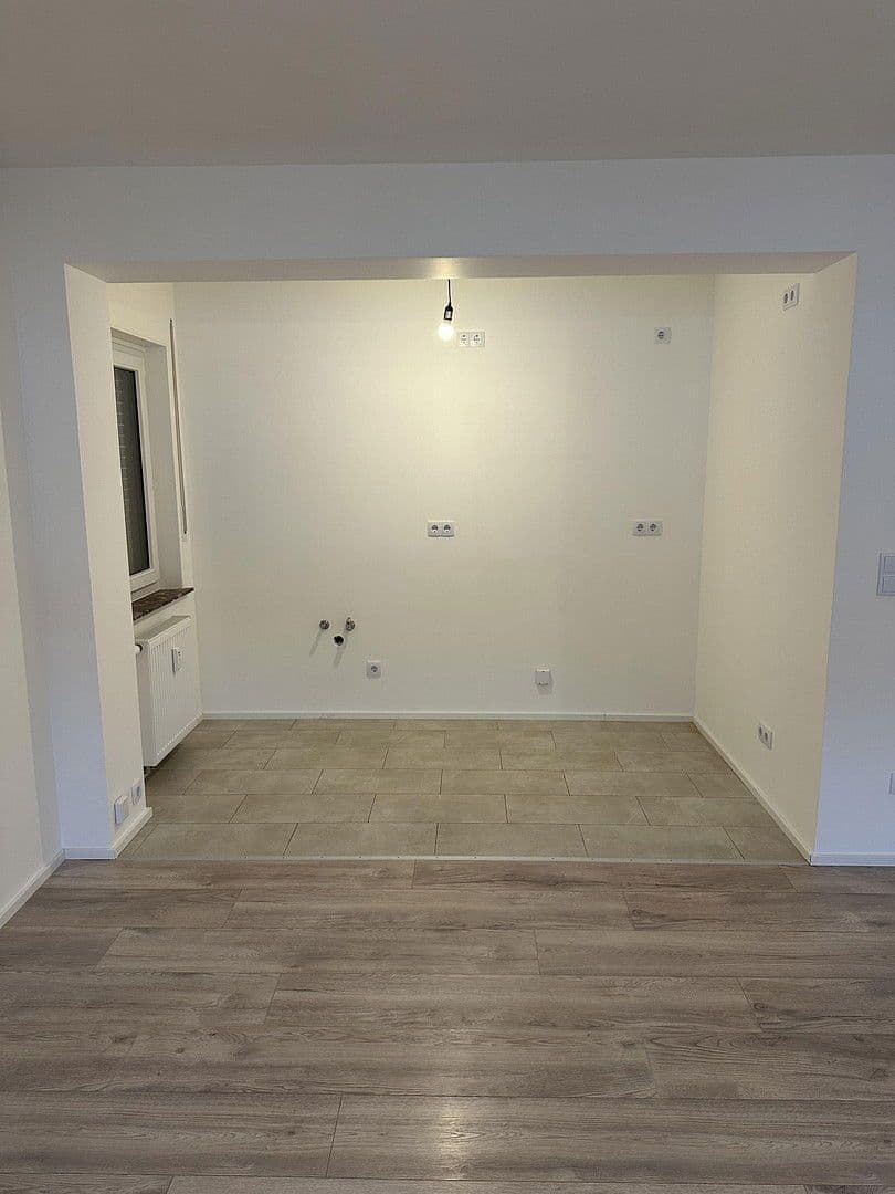 Prenájom bytu 3-izbový 80 m², Seck, Porýnie-Falcko Prenájom bytu 3-izbový 80 m², Seck, Porýnie-Falcko