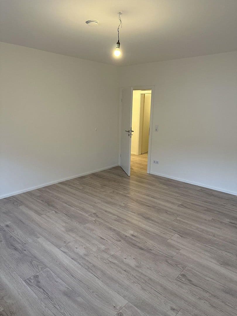 Prenájom bytu 3-izbový 80 m², Seck, Porýnie-Falcko Prenájom bytu 3-izbový 80 m², Seck, Porýnie-Falcko