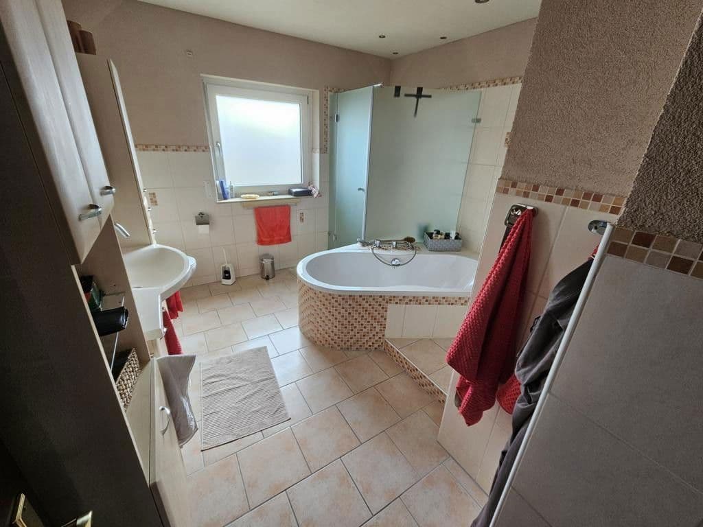 Predaj domu 170 m², pozemek 690 m², Starzach, Bádensko-Wurttembersko Predaj domu 170 m², pozemek 690 m², Starzach, Bádensko-Wurttembersko