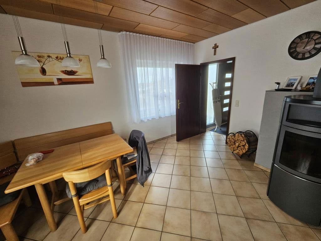 Predaj domu 170 m², pozemek 690 m², Starzach, Bádensko-Wurttembersko Predaj domu 170 m², pozemek 690 m², Starzach, Bádensko-Wurttembersko