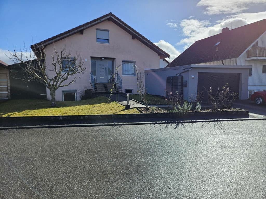 Predaj domu 170 m², pozemek 690 m², Starzach, Bádensko-Wurttembersko Predaj domu 170 m², pozemek 690 m², Starzach, Bádensko-Wurttembersko