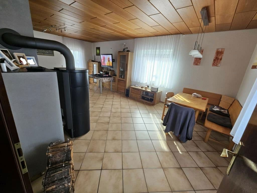 Predaj domu 170 m², pozemek 690 m², Starzach, Bádensko-Wurttembersko Predaj domu 170 m², pozemek 690 m², Starzach, Bádensko-Wurttembersko