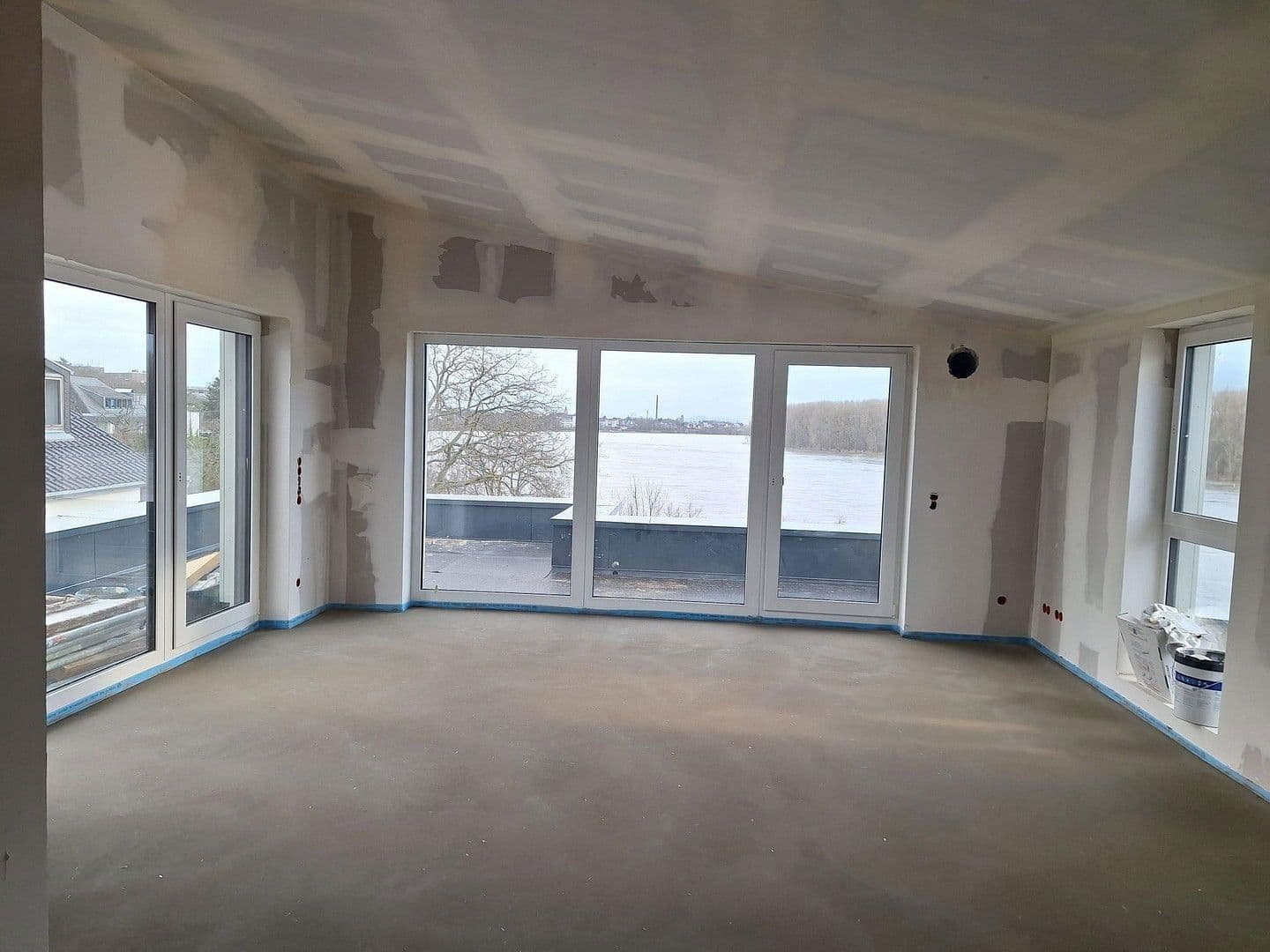 Prenájom bytu 3-izbový 95 m², Erkerstrasse 23, Köln Porz Ensen, Severné Porýnie - Westfálsko Prenájom bytu 3-izbový 95 m², Erkerstrasse 23, Köln Porz Ensen, Severné Porýnie - Westfálsko