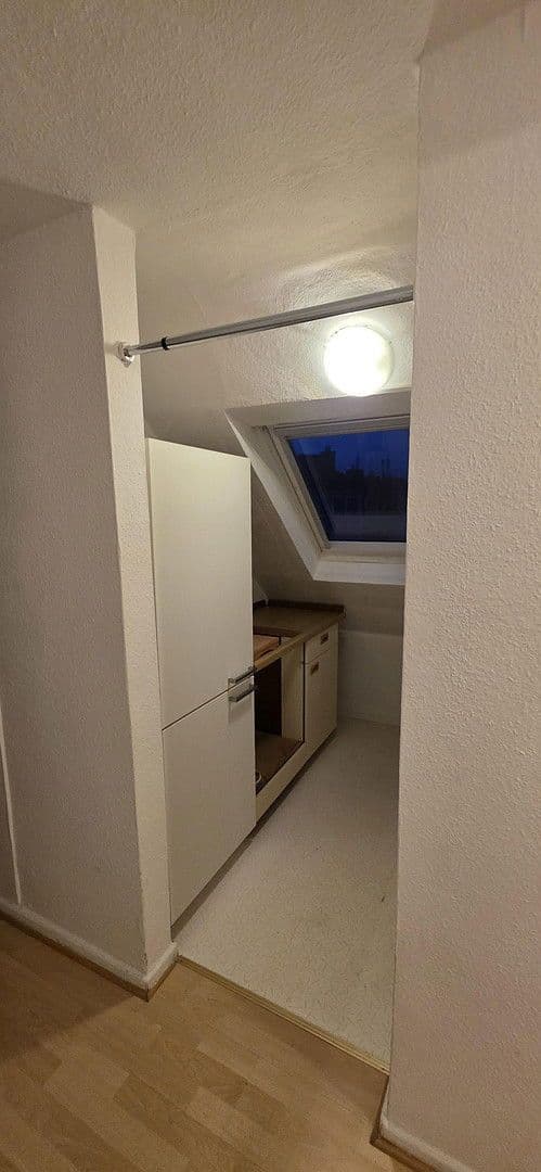 Prenájom bytu 2-izbový 43 m², Düsseldorf, Severné Porýnie - Westfálsko Prenájom bytu 2-izbový 43 m², Düsseldorf, Severné Porýnie - Westfálsko