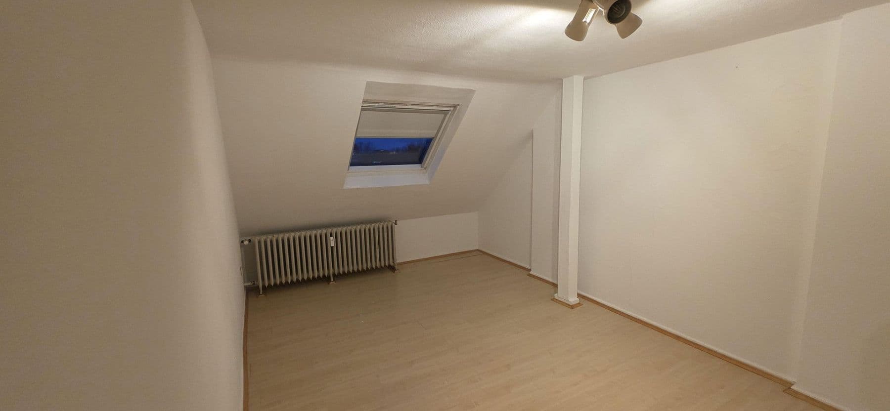 Prenájom bytu 2-izbový 43 m², Düsseldorf, Severné Porýnie - Westfálsko Prenájom bytu 2-izbový 43 m², Düsseldorf, Severné Porýnie - Westfálsko