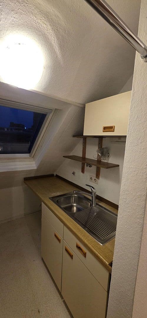 Prenájom bytu 2-izbový 43 m², Düsseldorf, Severné Porýnie - Westfálsko Prenájom bytu 2-izbový 43 m², Düsseldorf, Severné Porýnie - Westfálsko