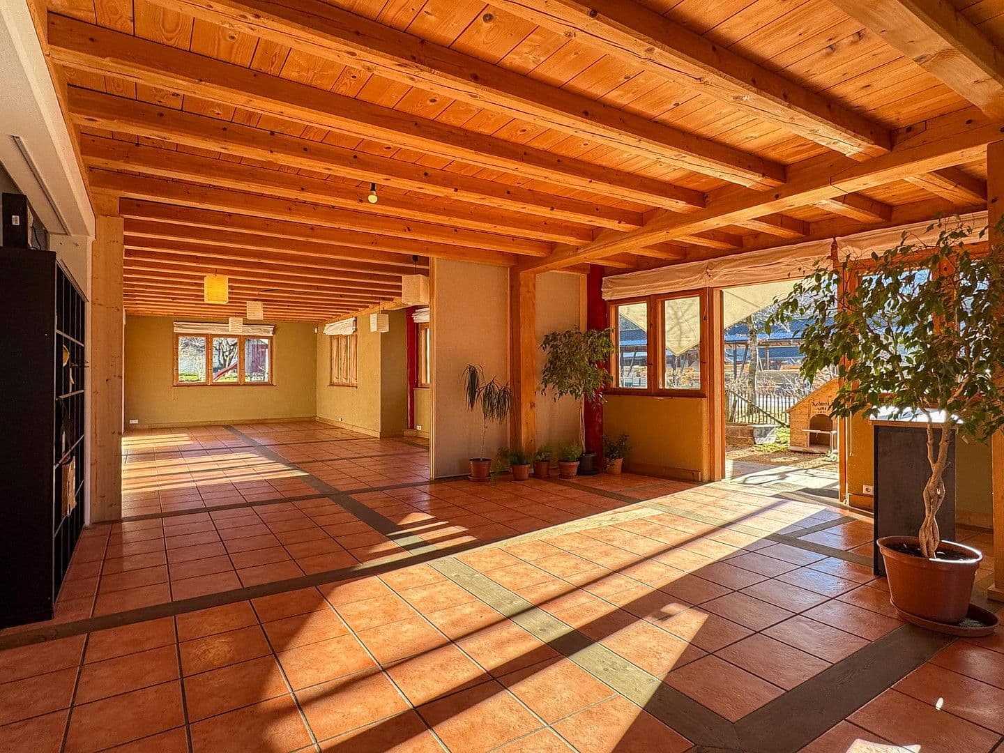 Predaj kancelárie 560 m², Frasdorf, Bavorsko Predaj kancelárie 560 m², Frasdorf, Bavorsko