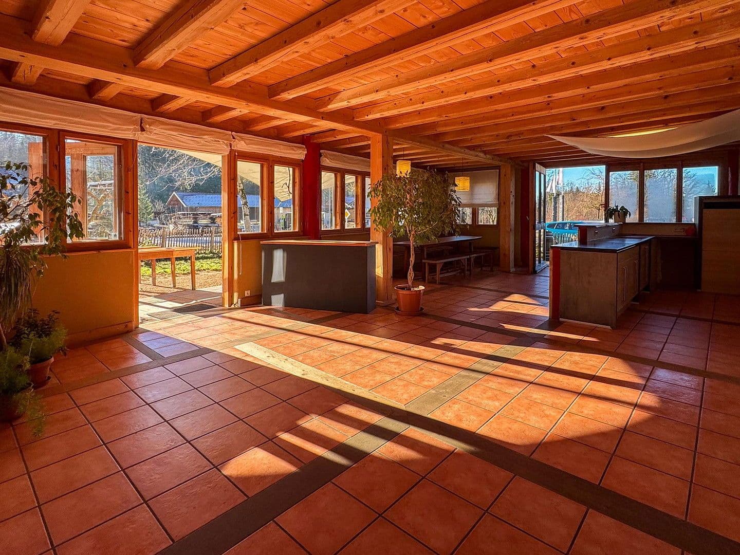 Predaj kancelárie 560 m², Frasdorf, Bavorsko Predaj kancelárie 560 m², Frasdorf, Bavorsko