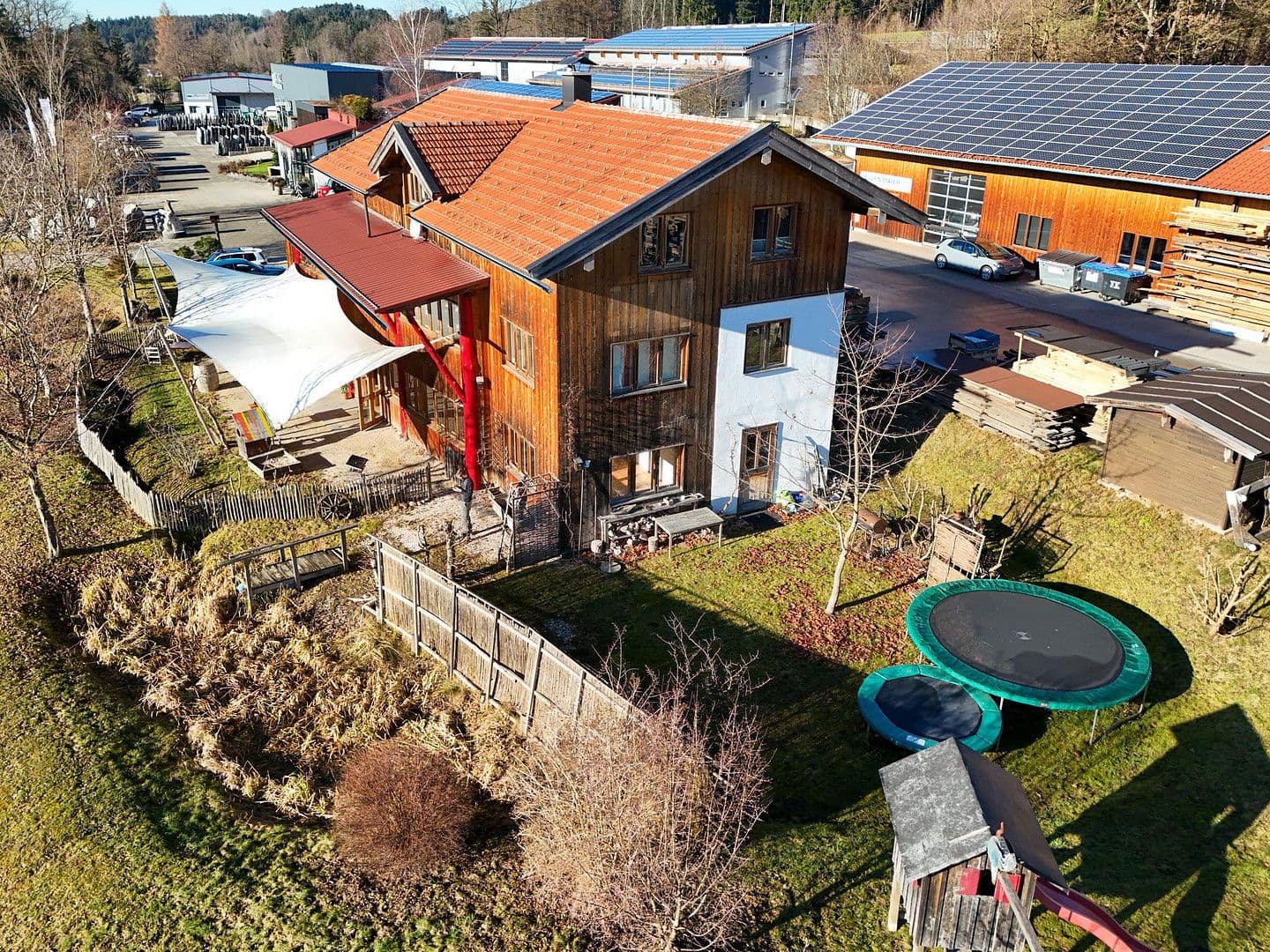 Predaj kancelárie 560 m², Frasdorf, Bavorsko Predaj kancelárie 560 m², Frasdorf, Bavorsko