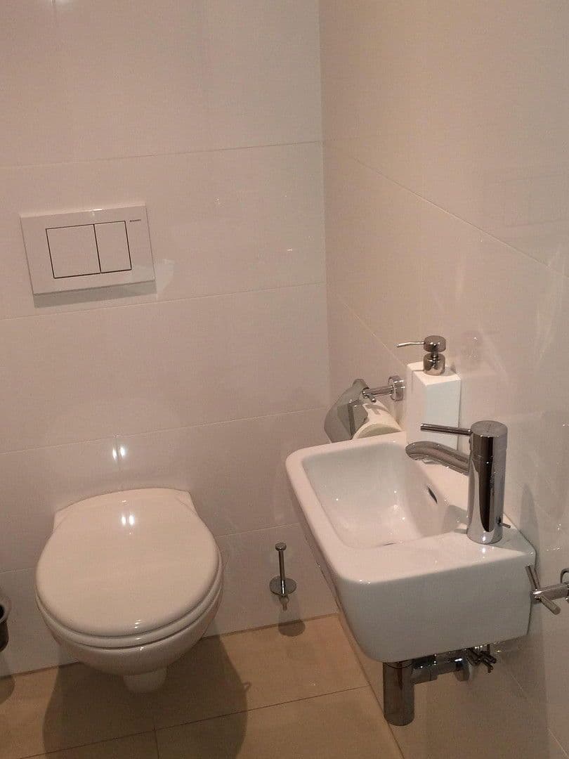 Prenájom bytu 3-izbový 82 m², wien, Viedeň Prenájom bytu 3-izbový 82 m², wien, Viedeň