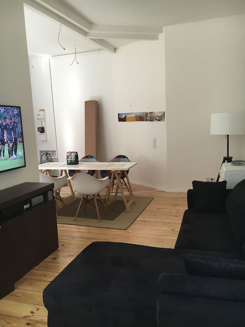 Predaj bytu 2-izbový 57 m², Berlin, Berlín Predaj bytu 2-izbový 57 m², Berlin, Berlín