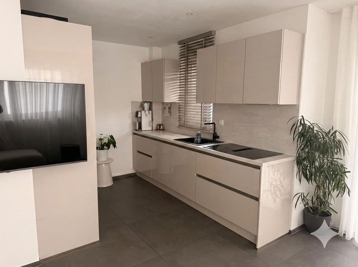 Predaj domu 450 m², pozemek 540 m², Rüsselsheim am Main, Hesensko Predaj domu 450 m², pozemek 540 m², Rüsselsheim am Main, Hesensko