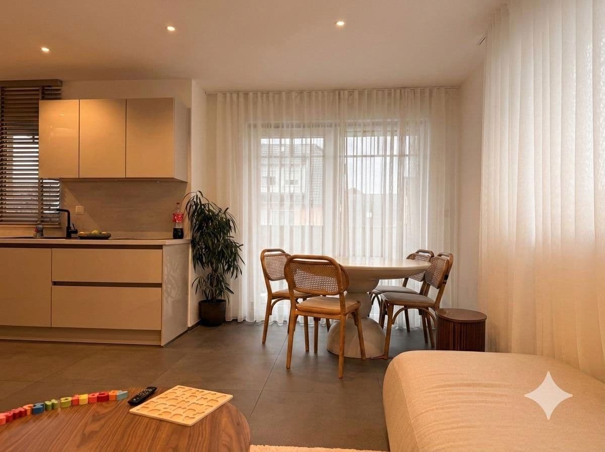 Predaj domu 450 m², pozemek 540 m², Rüsselsheim am Main, Hesensko Predaj domu 450 m², pozemek 540 m², Rüsselsheim am Main, Hesensko