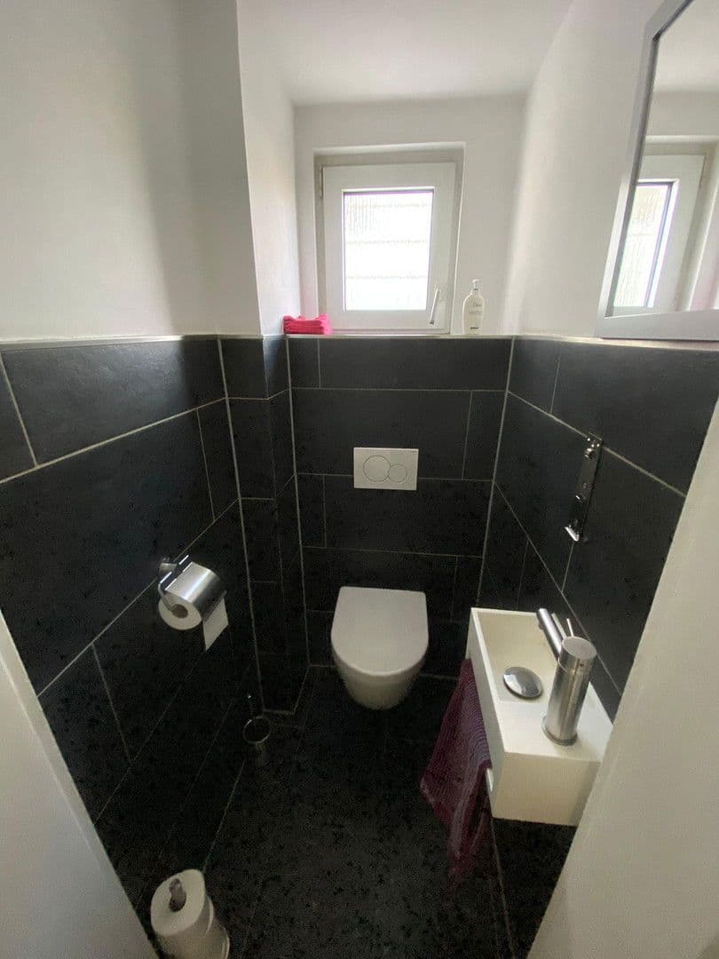 Prenájom kancelárie 120 m², Fritz-Bauer-Straße, Darmstadt, Hesensko Prenájom kancelárie 120 m², Fritz-Bauer-Straße, Darmstadt, Hesensko