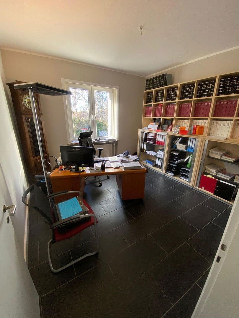 Prenájom kancelárie 120 m², Fritz-Bauer-Straße, Darmstadt, Hesensko Prenájom kancelárie 120 m², Fritz-Bauer-Straße, Darmstadt, Hesensko