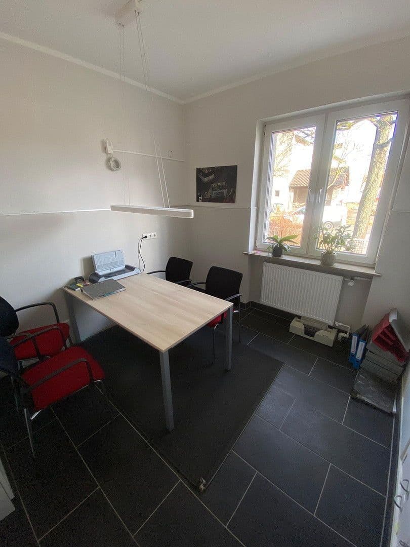 Prenájom kancelárie 120 m², Fritz-Bauer-Straße, Darmstadt, Hesensko Prenájom kancelárie 120 m², Fritz-Bauer-Straße, Darmstadt, Hesensko