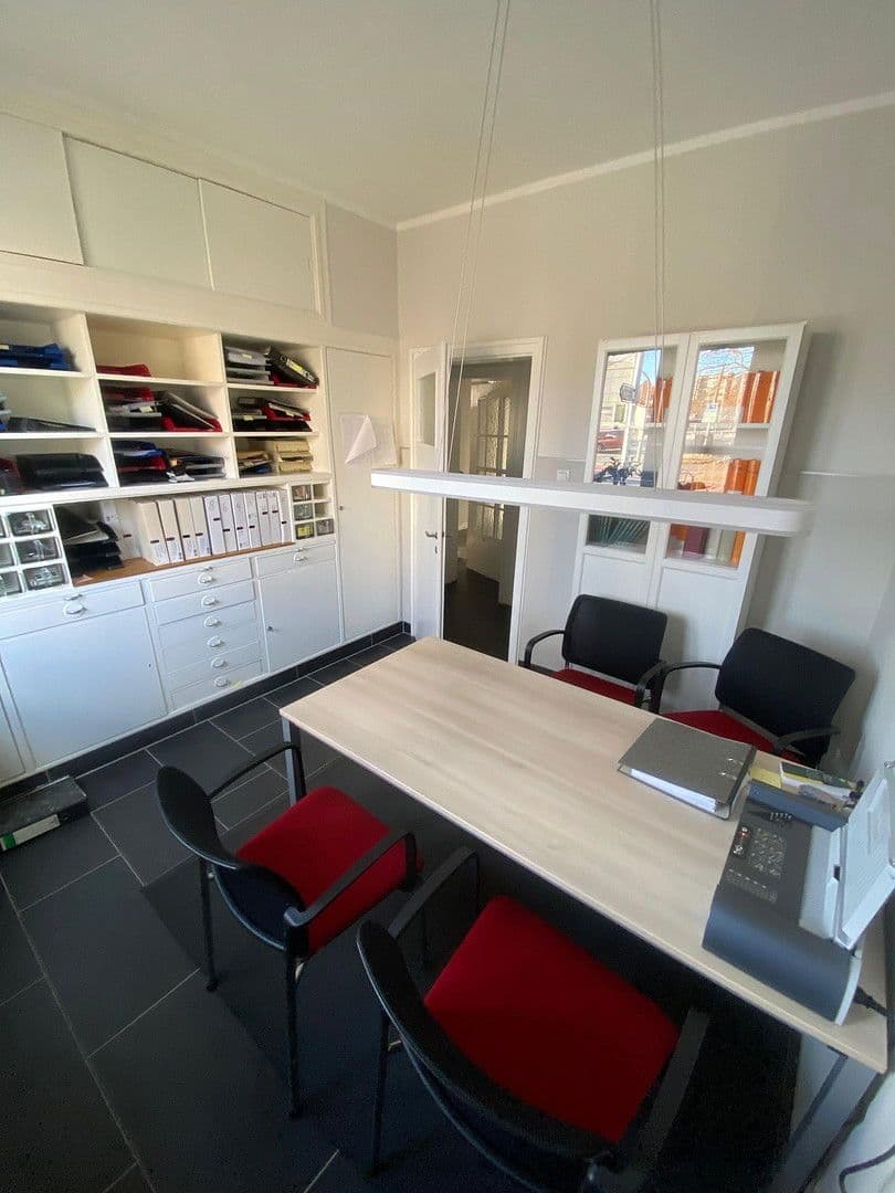 Prenájom kancelárie 120 m², Fritz-Bauer-Straße, Darmstadt, Hesensko Prenájom kancelárie 120 m², Fritz-Bauer-Straße, Darmstadt, Hesensko