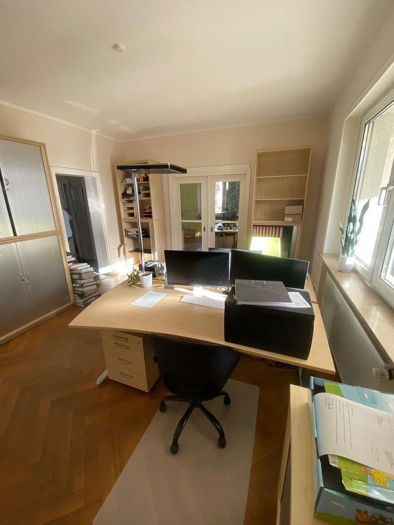 Prenájom kancelárie 120 m², Fritz-Bauer-Straße, Darmstadt, Hesensko Prenájom kancelárie 120 m², Fritz-Bauer-Straße, Darmstadt, Hesensko