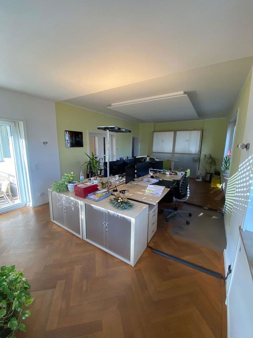 Prenájom kancelárie 120 m², Fritz-Bauer-Straße, Darmstadt, Hesensko Prenájom kancelárie 120 m², Fritz-Bauer-Straße, Darmstadt, Hesensko