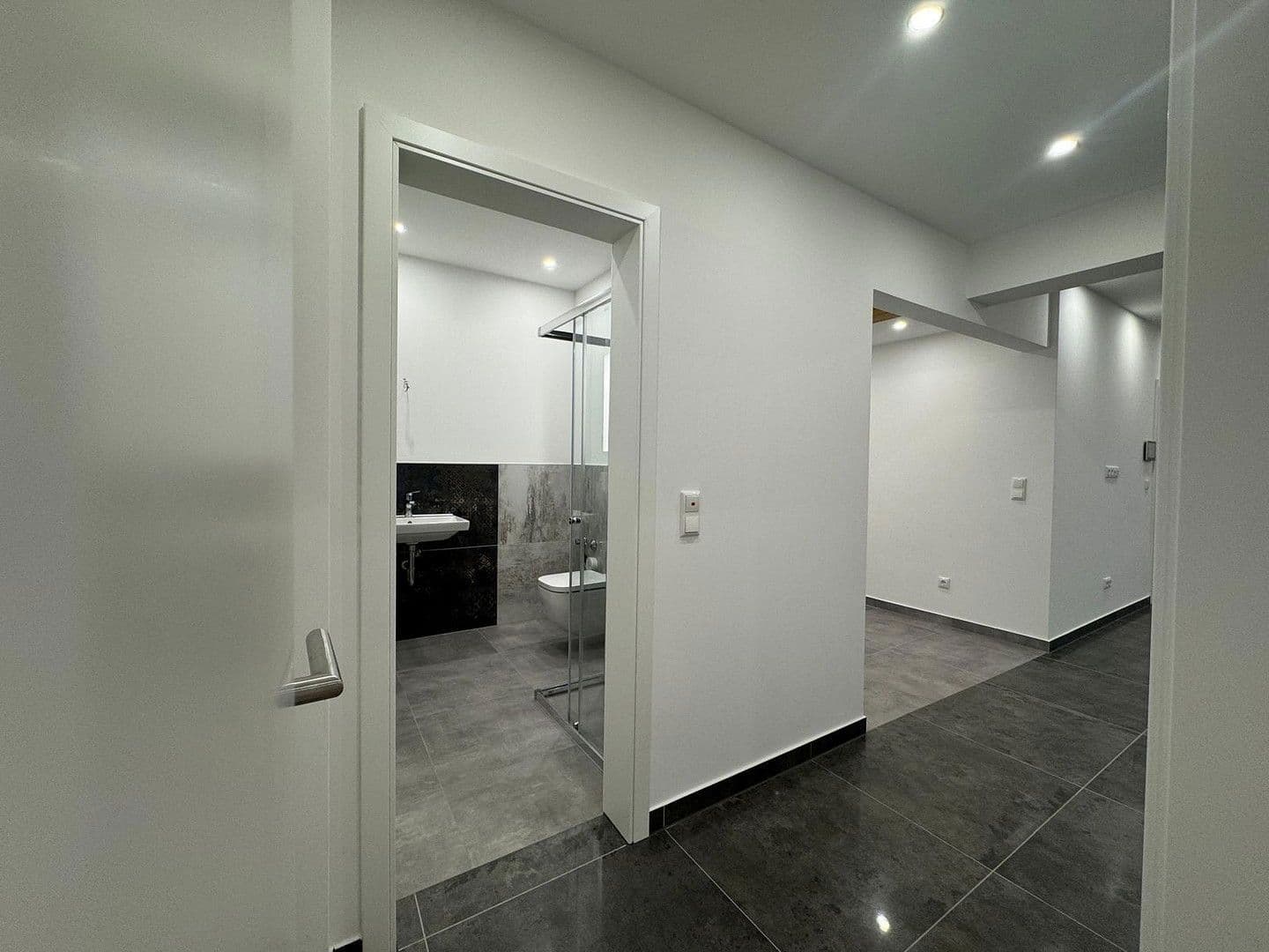 Prenájom bytu 2-izbový 69 m², Offenbach, Hesensko Prenájom bytu 2-izbový 69 m², Offenbach, Hesensko