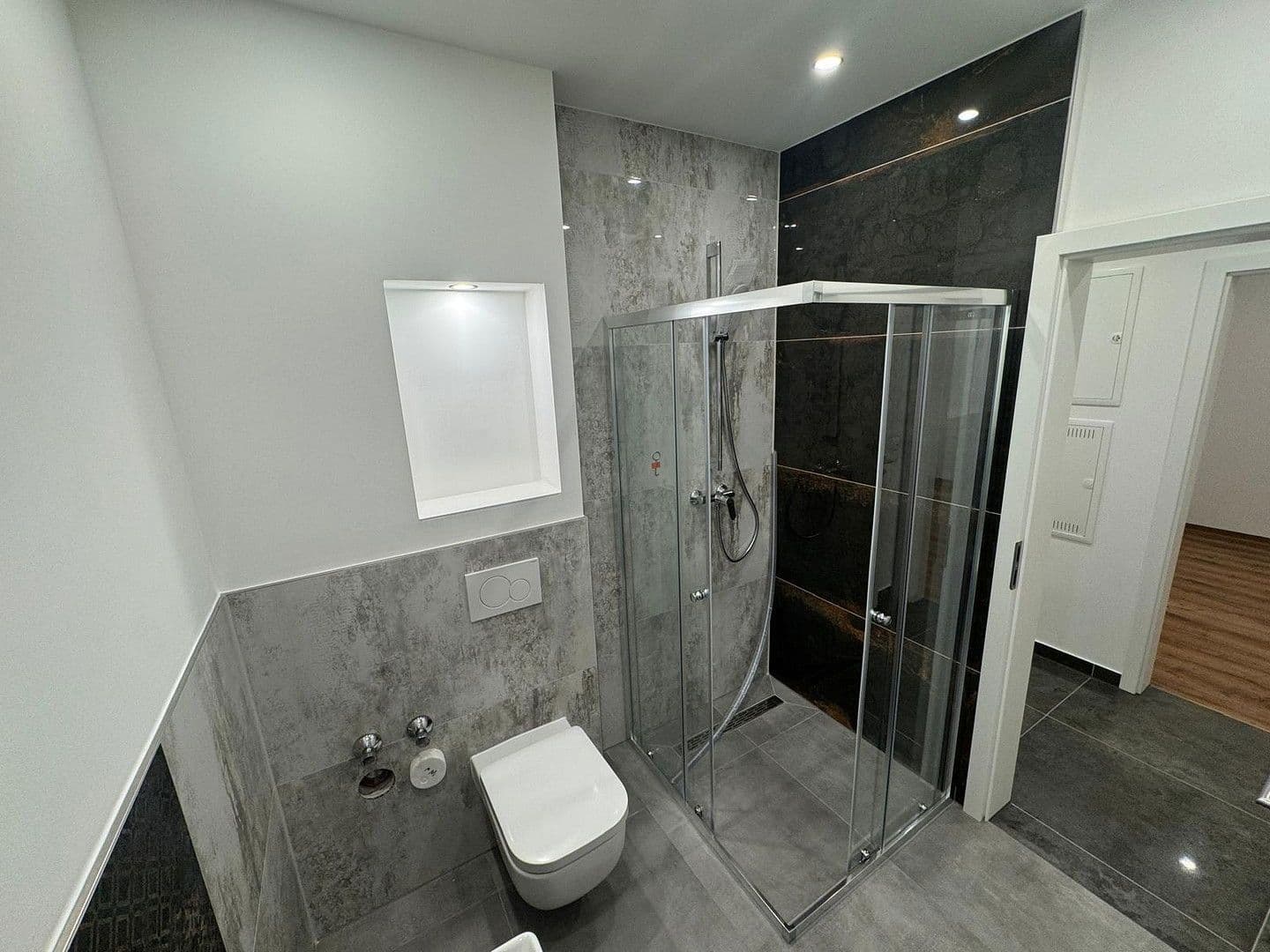 Prenájom bytu 2-izbový 69 m², Offenbach, Hesensko Prenájom bytu 2-izbový 69 m², Offenbach, Hesensko