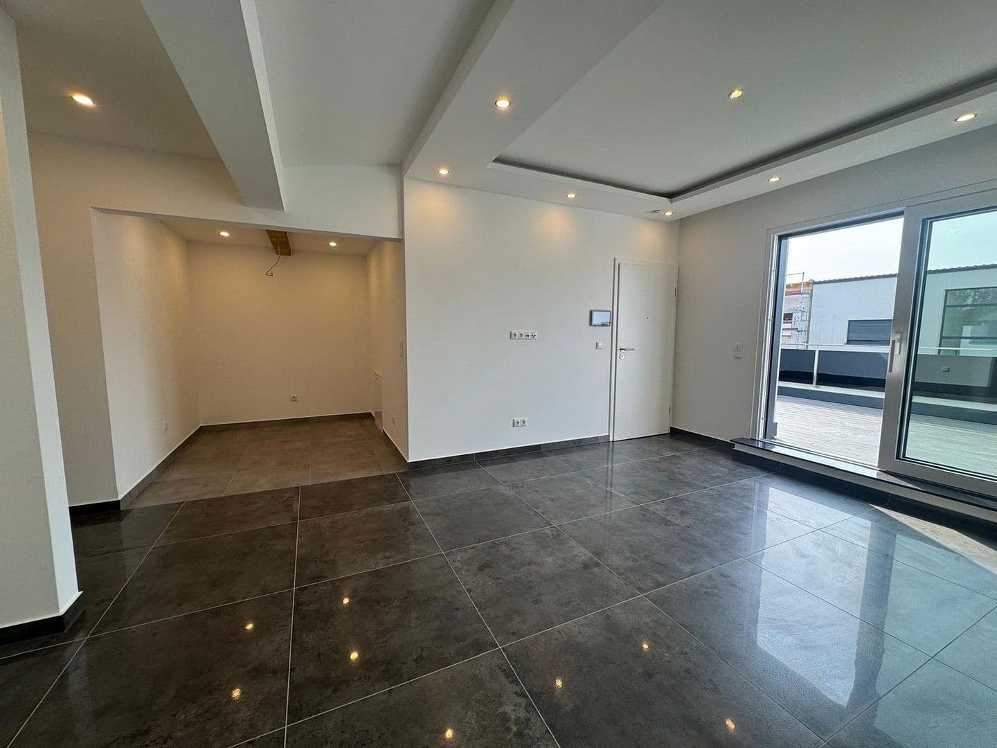 Prenájom bytu 2-izbový 69 m², Offenbach, Hesensko Prenájom bytu 2-izbový 69 m², Offenbach, Hesensko