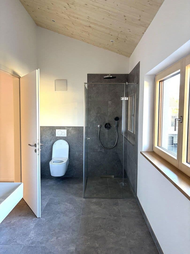 Prenájom domu 133 m², pozemek 250 m², Raubling, Bavorsko Prenájom domu 133 m², pozemek 250 m², Raubling, Bavorsko