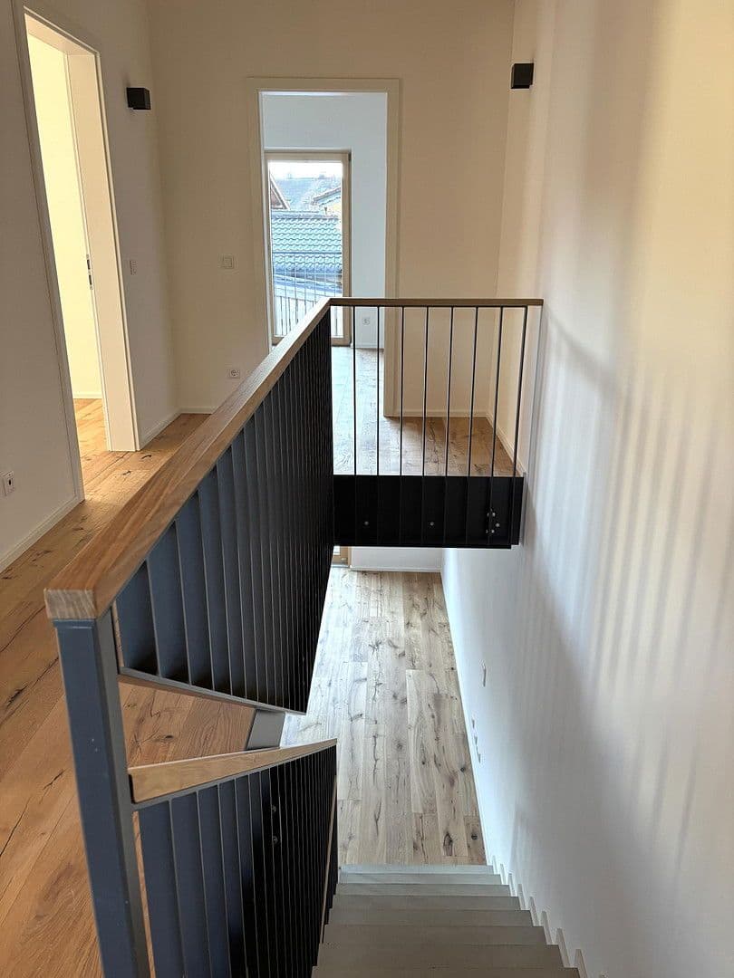 Prenájom domu 133 m², pozemek 250 m², Raubling, Bavorsko Prenájom domu 133 m², pozemek 250 m², Raubling, Bavorsko