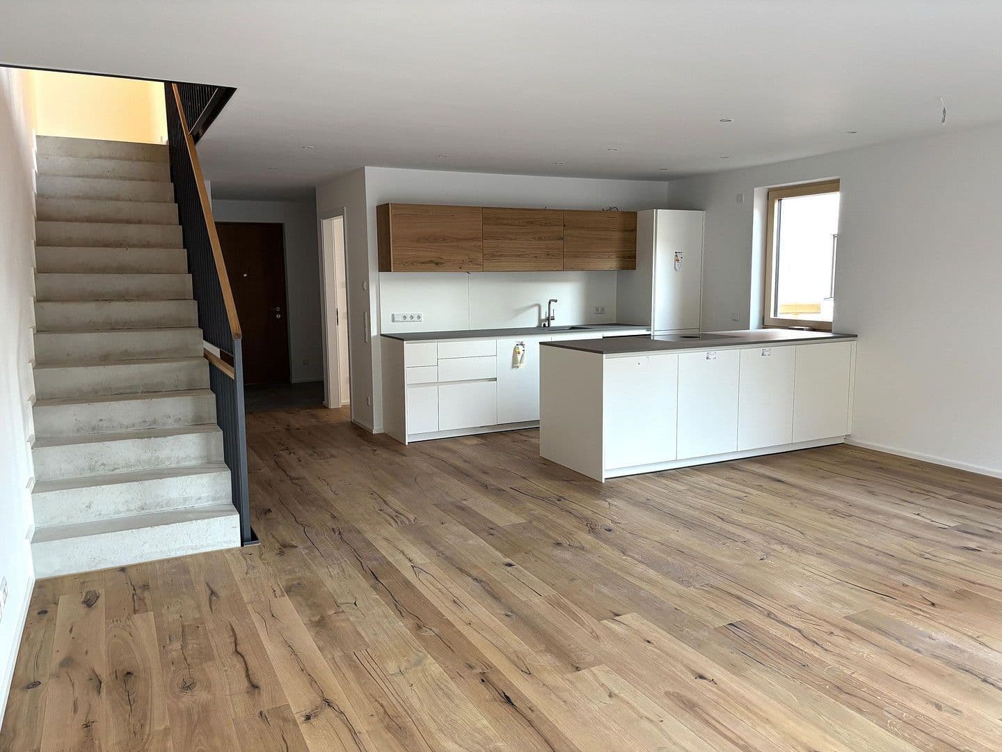 Prenájom domu 133 m², pozemek 250 m², Raubling, Bavorsko Prenájom domu 133 m², pozemek 250 m², Raubling, Bavorsko