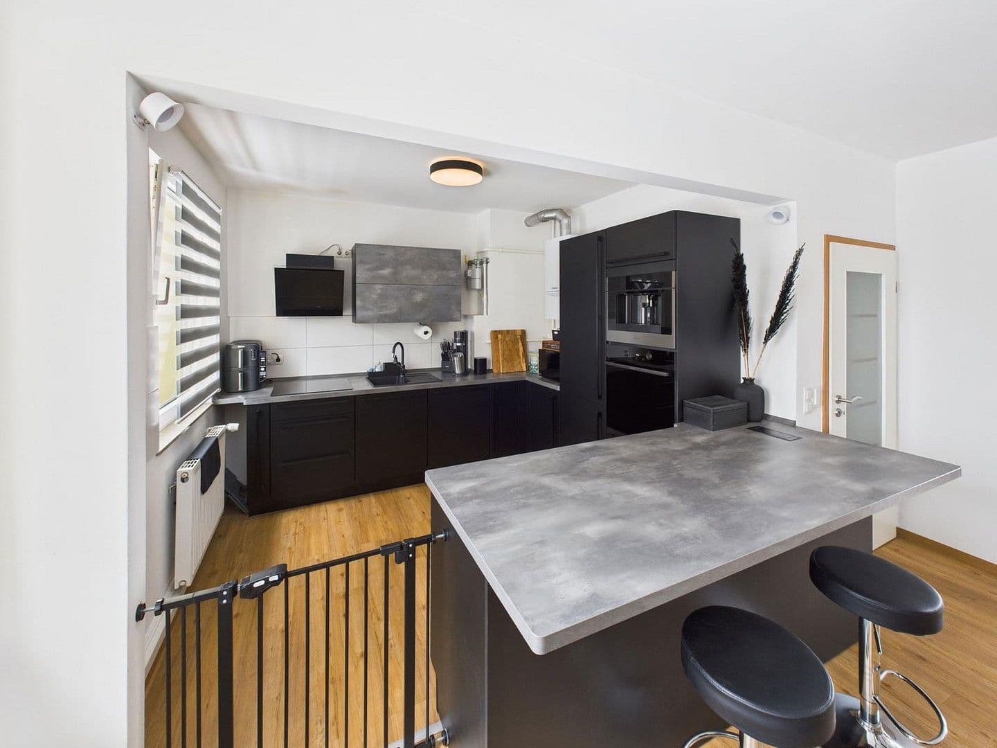 Prenájom bytu 3-izbový 85 m², Cochstedter Str. 32, Magdeburg, Sasko-Anhaltsko Prenájom bytu 3-izbový 85 m², Cochstedter Str. 32, Magdeburg, Sasko-Anhaltsko