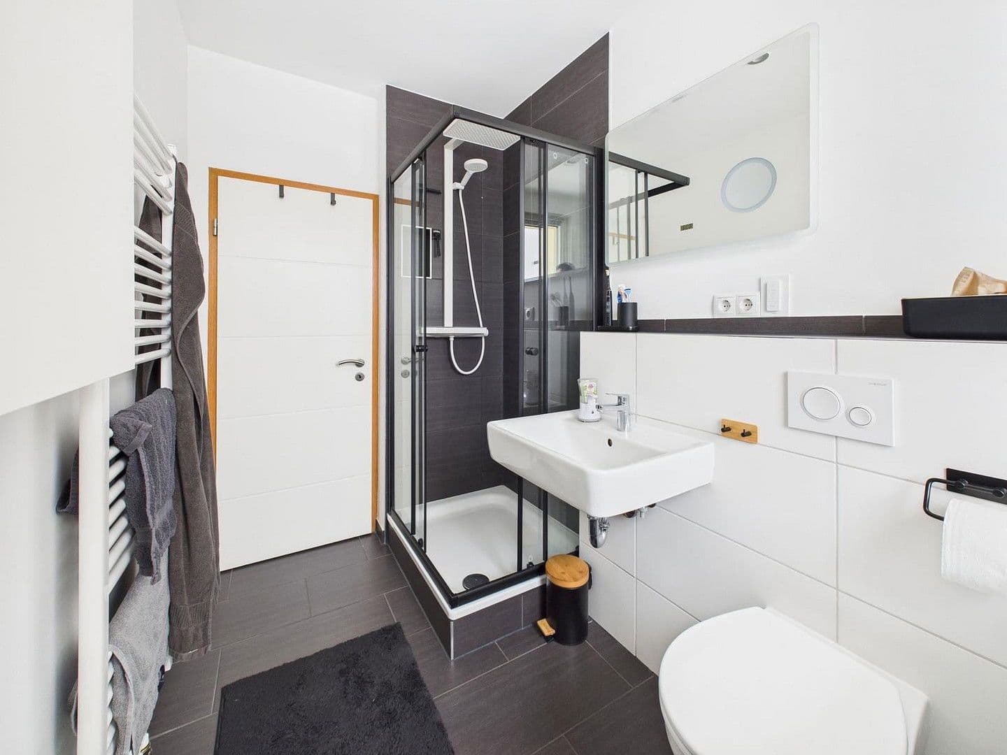 Prenájom bytu 3-izbový 85 m², Cochstedter Str. 32, Magdeburg, Sasko-Anhaltsko Prenájom bytu 3-izbový 85 m², Cochstedter Str. 32, Magdeburg, Sasko-Anhaltsko